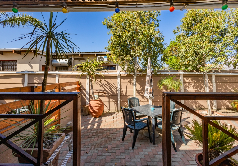 5 Bedroom Property for Sale in Peerless Park Western Cape